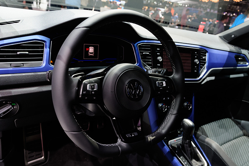 T-Roc R専用のインテリア