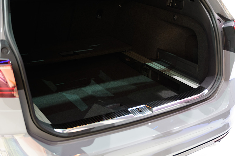 パサート ヴァリアント R-Line