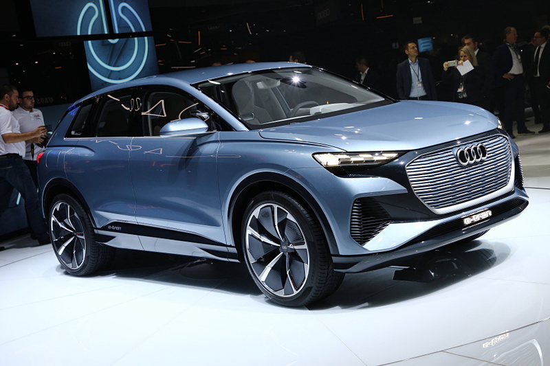 Q4 e-tron コンセプト