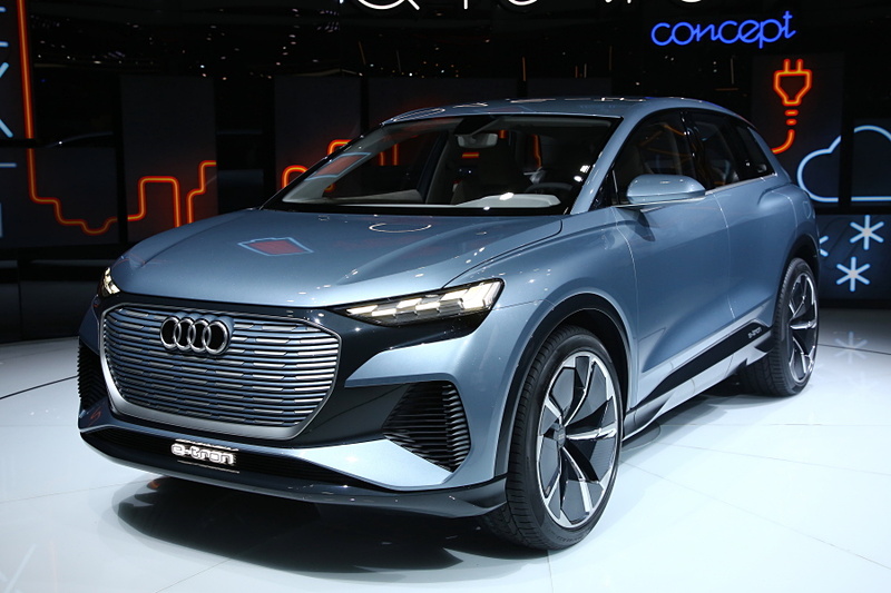 Q4 e-tron コンセプト