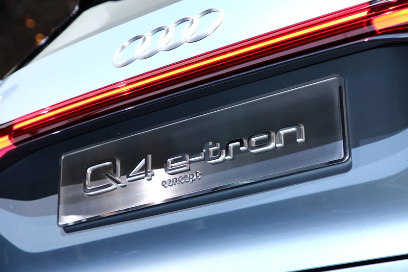 Q4 e-tron コンセプト