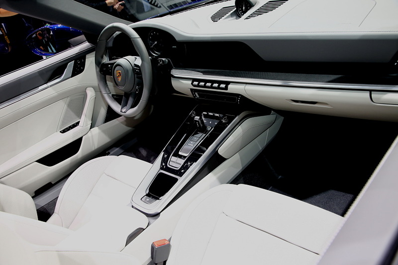 ソフトトップは50km/h以下であれば12秒で開閉可能