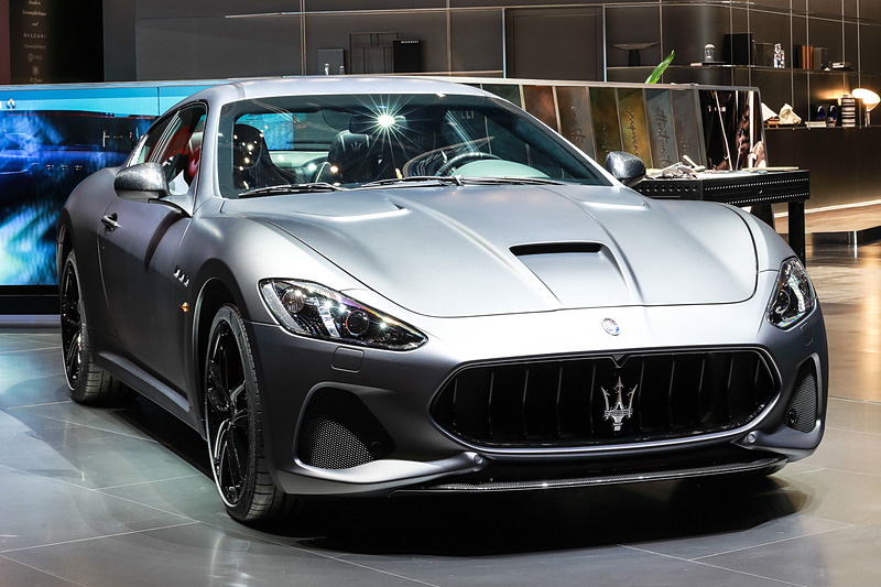 外装ペイントに「グリジオ・ラヴァ・マット」をマセラティ初採用した「グラントゥーリズモ MC」