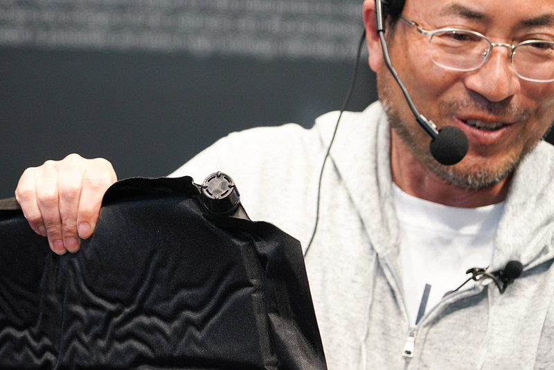 バルブを緩めてしばらく放置しておくと自動的にエアが入る