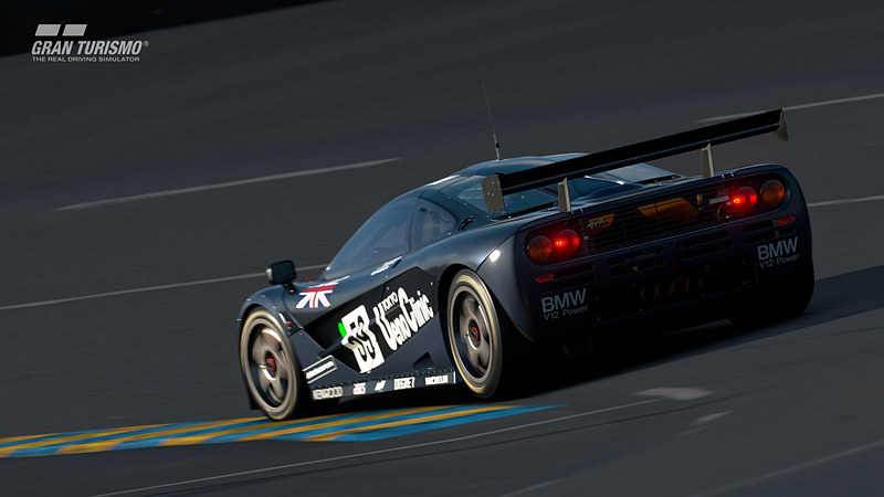 マクラーレン F1をベースとしたレースマシン