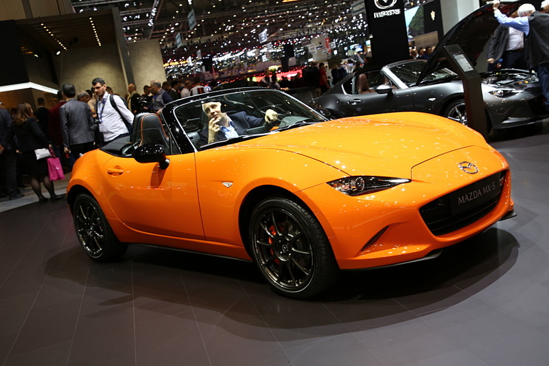 2月のシカゴオートショーで初公開されたロードスター30周年記念車も、ジュネーブモーターショーで展示。ソフトトップとRFの2車種合わせて3000台の限定発売で、すでに一部の国では入手が困難といわれている