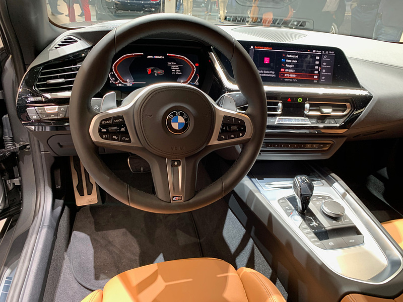 新型Z4のコクピット