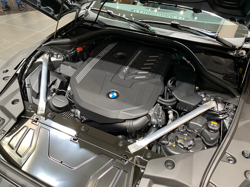 新型Z4のエンジンレイアウト
