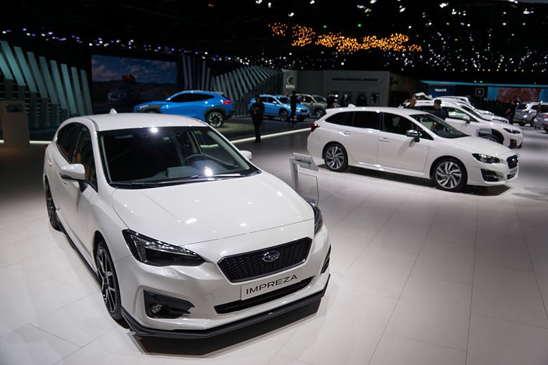 スバルブースにはエアスクープを採用するモデルの展示がなかった