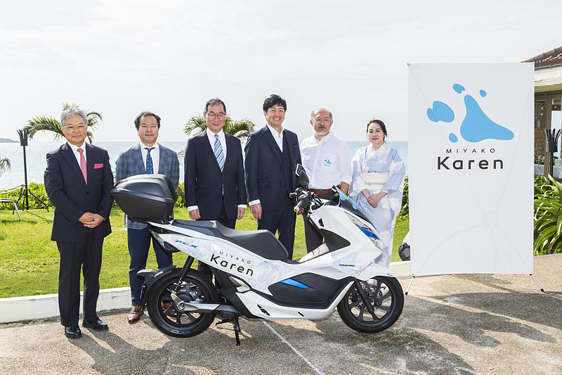 関係者によるフォトセッション