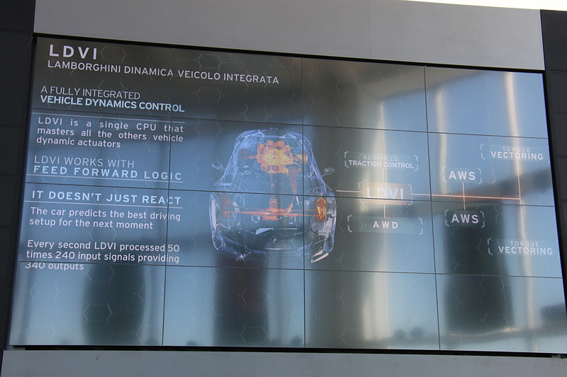 結果を受けて修正を行なうフィードバック制御と比較して、LDVIによるフィードフォワード制御はより理想的なライン取りが可能になるという