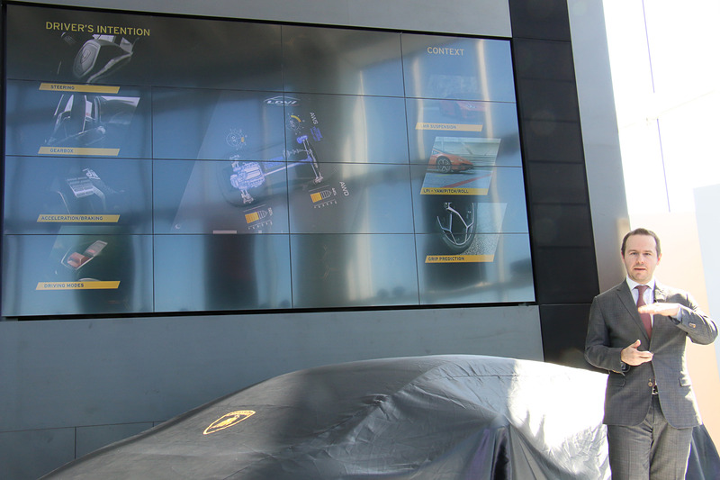 LDVIは運動性能に関連するすべての技術を統合制御。車両全体から送られてくる240もの入力を使って毎秒50回の演算を実施。340の制御信号としてアウトプットする