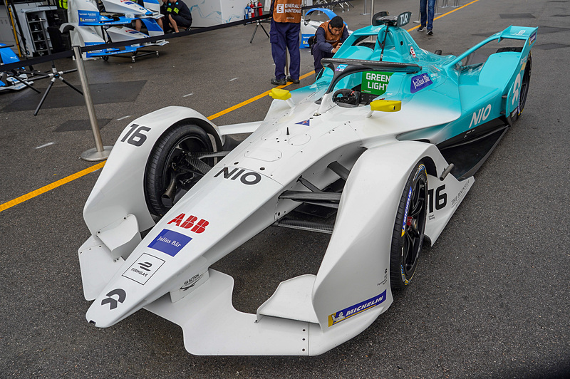 Gen2シャシー。フォーミュラカーだけどフロント、リアともにフェンダーがついているのが特徴的