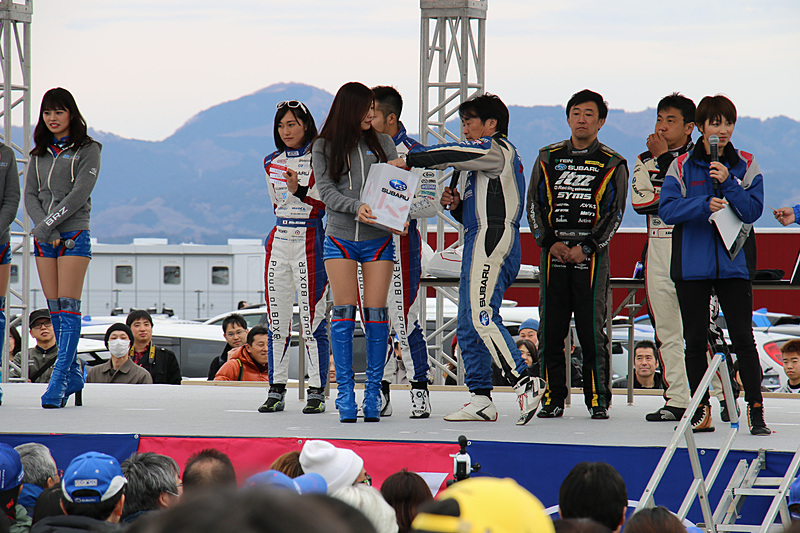 イベントステージで抽選を実施