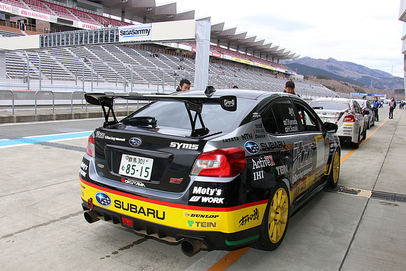 全日本ラリー参戦マシンとして改造された「WRX STI」で同乗走行が行なわれた