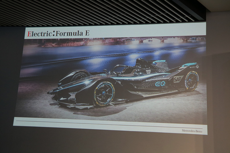 電動化が加速すると説明するスライド。