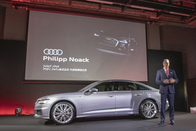 新型A6のアンベール。その後、ノアック氏が登場