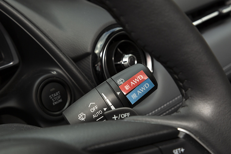 リアワイパーのスイッチでi-ACTIV AWDのON/OFFができる。斬新！
