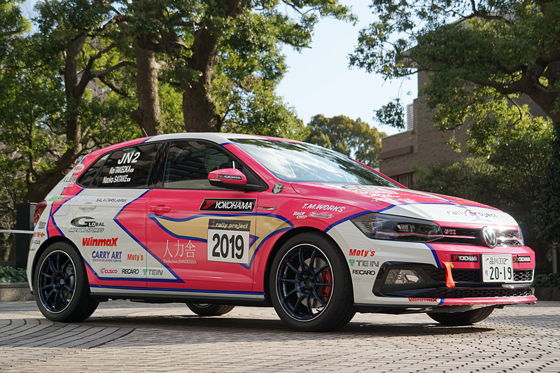 協賛企業（チームスポンサー、パーソナルスポンサー、テクニカルスポンサー含む）：株式会社プロダクション人力舎/株式会社デルフィス・ドライブ/有限会社ティ.エム.ワークス/株式会社タレックス/株式会社カーくる/キザス株式会社/有限会社キャリーアート/株式会社パルック/サーラカーズジャパン株式会社/横浜ゴム株式会社/エムケーカシヤマ株式会社/株式会社テイン/株式会社ワイエフシー/レカロ株式会社/株式会社トライボジャパン/株式会社キャロッセ（順不同）