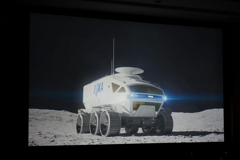 有人与圧ローバ。タイヤについてはブリヂストンに相談したことが寺師氏から紹介された