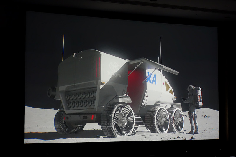 有人与圧ローバ。タイヤについてはブリヂストンに相談したことが寺師氏から紹介された