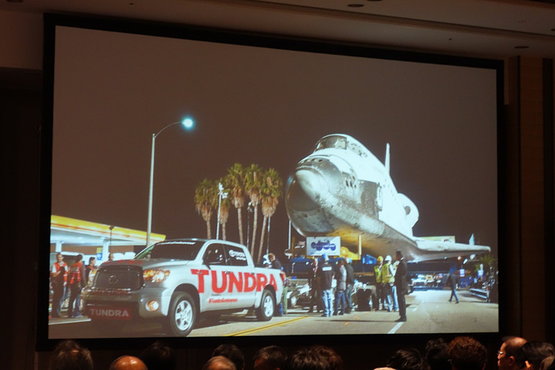 2012年にスペースシャトル・エンデバー号が引退する際、ロサンゼルス空港からカリフォルニアの科学センターに輸送するのにタンドラが使われた