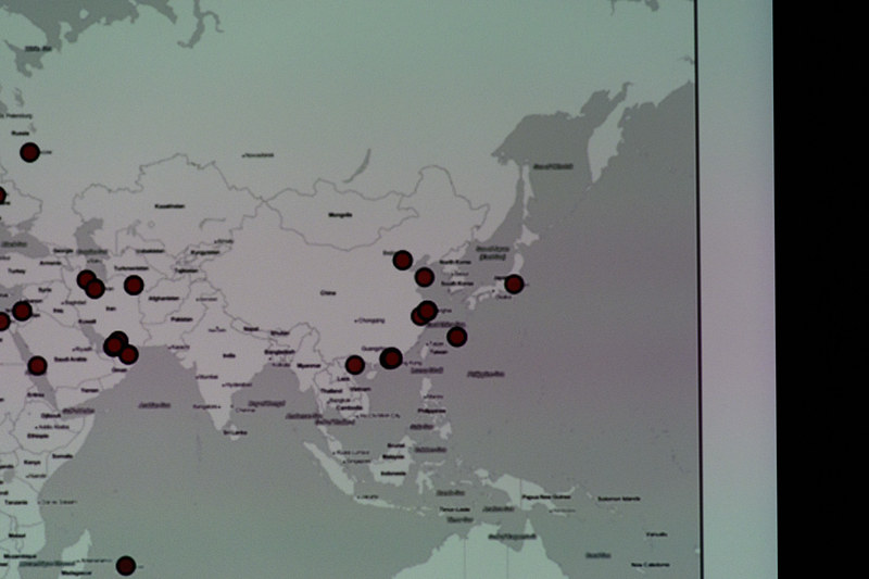 よく見ると日本にも赤い点が