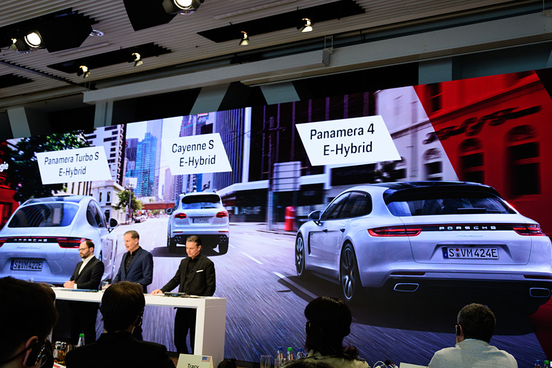 現在ポルシェが発売しているハイブリッド車