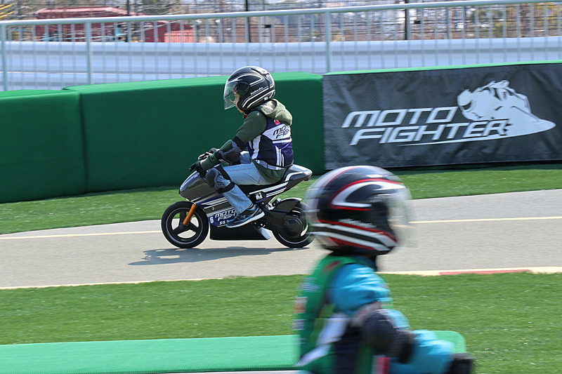 モトファイターの走行シーン