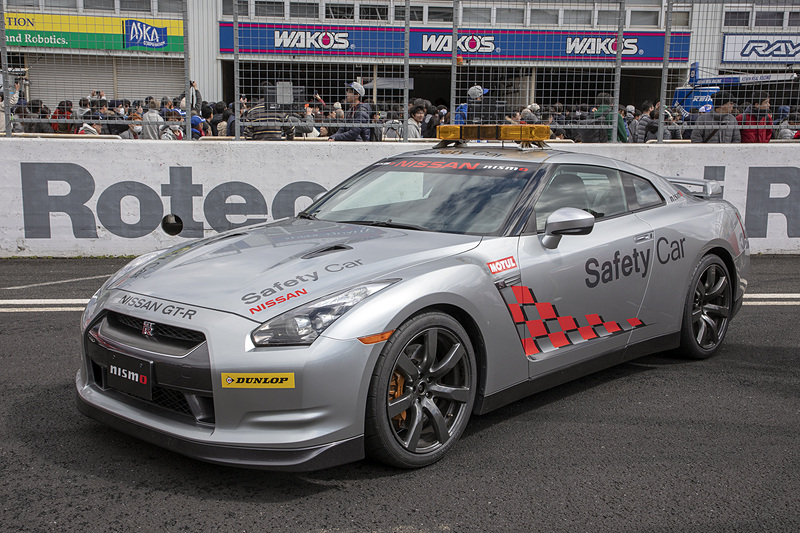 日産 GT-R（左ハンドル車）