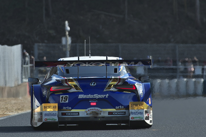 19号車 WedsSport ADVAN LC500。レクサス勢では唯一横浜タイヤを装着している
