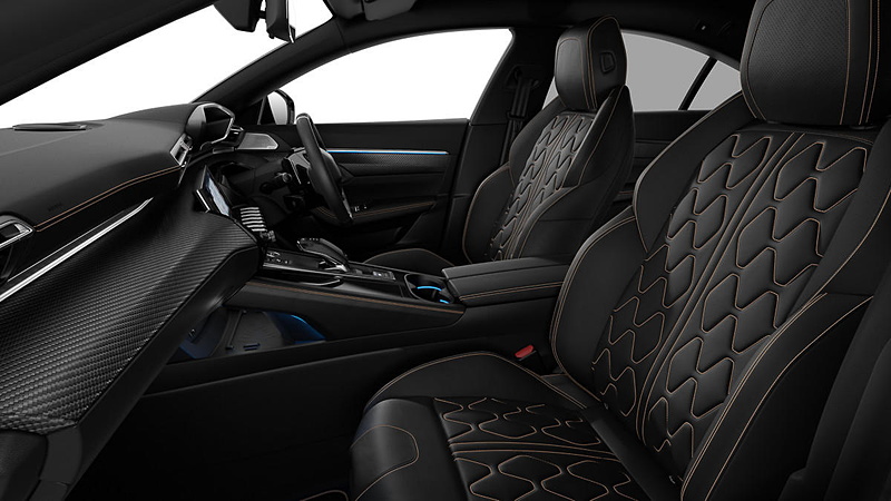 インテリアはシャープで先進的なデザインを採用