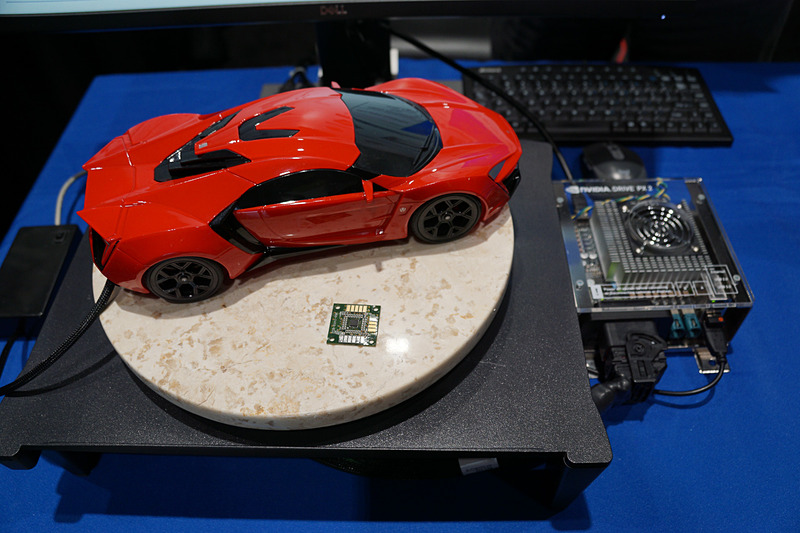 車両の加速度を測定する「6in1 Sensor」