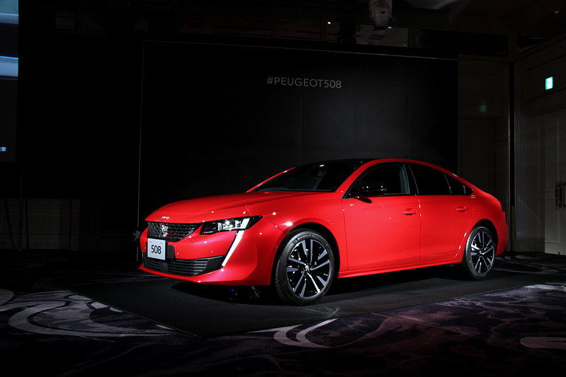 アルティメット・レッドカラーの508 GT BlueHDi