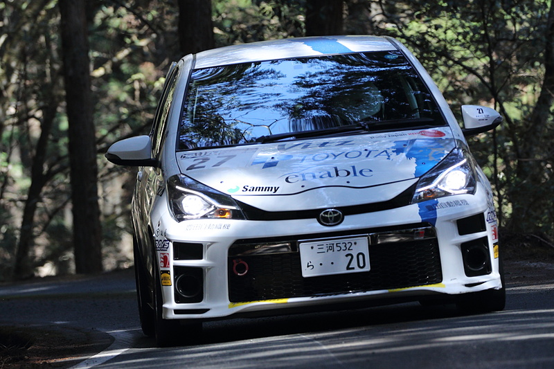 JN5クラス1位（総合9位）天野智之/井上裕紀子組“豊田自動織機・DL・ヴィッツ”