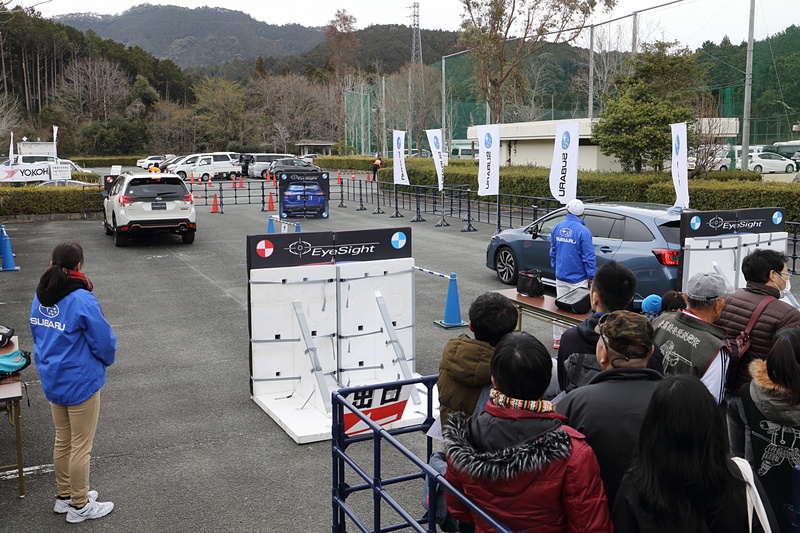 大会スポンサーのアイセロほか、さまざまな企業が多くのスタッフとともにこのラリーを支えた。また、今回からスバルはアイサイトの体験ブースを設けた