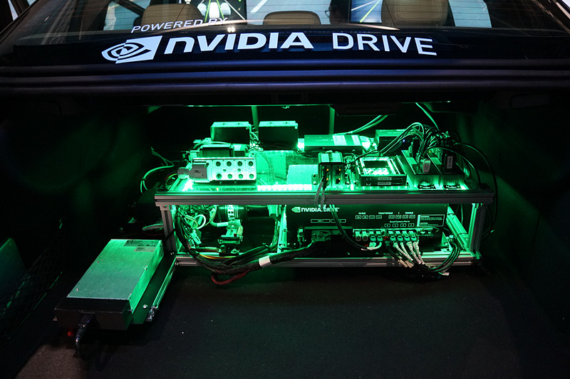レベル2＋自動運転を実現させる「DRIVE AP2X」をトランクルームに積載