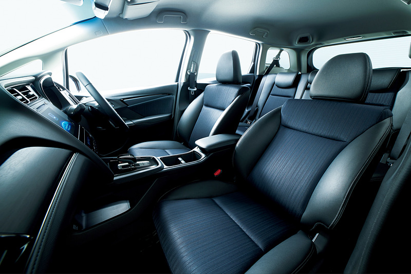 インテリアは上質感のあるものに一新。HYBRID Z・Honda SENSINGには本革シートをオプション設定