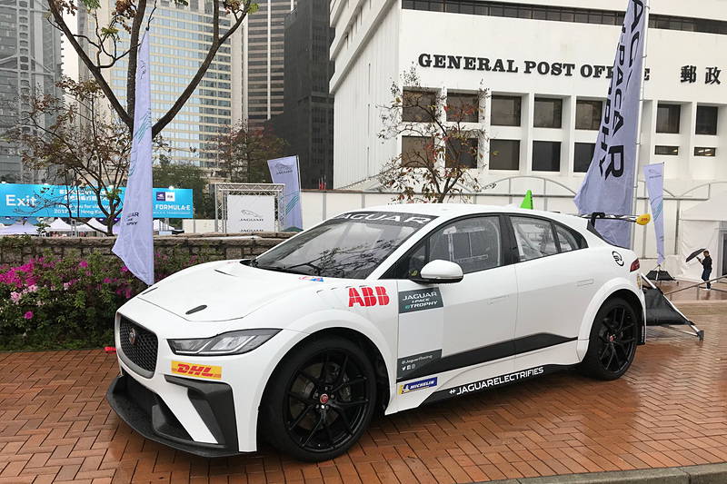 ジャガー「I-PACE」のワンメイクレースを観てきた