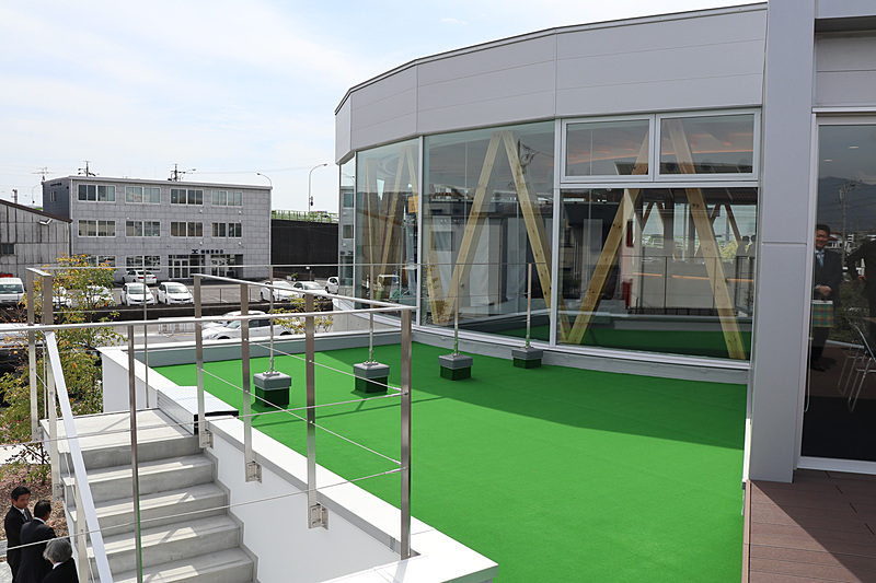 開放的なオープンデッキも設定