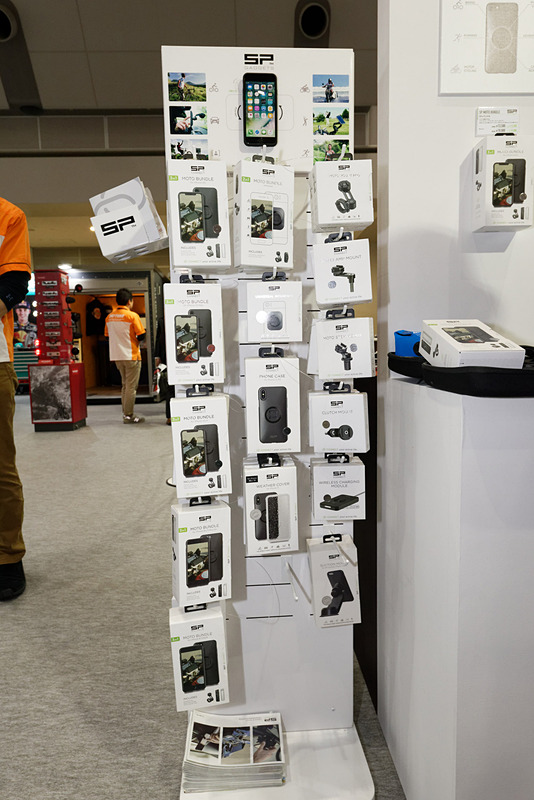 マウント、ケース、ウェザーカバー（スマホにかぶせる防水カバー）の基本3点セットが1万円～