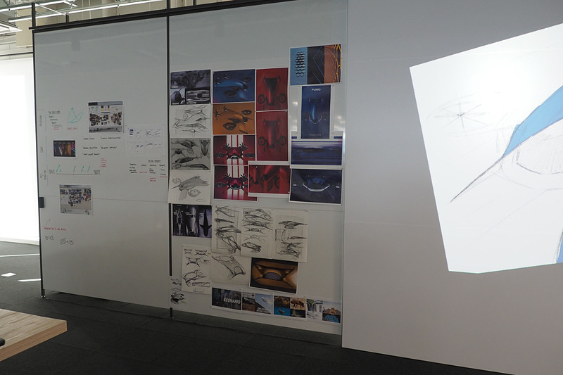 スケッチも壁に貼られている