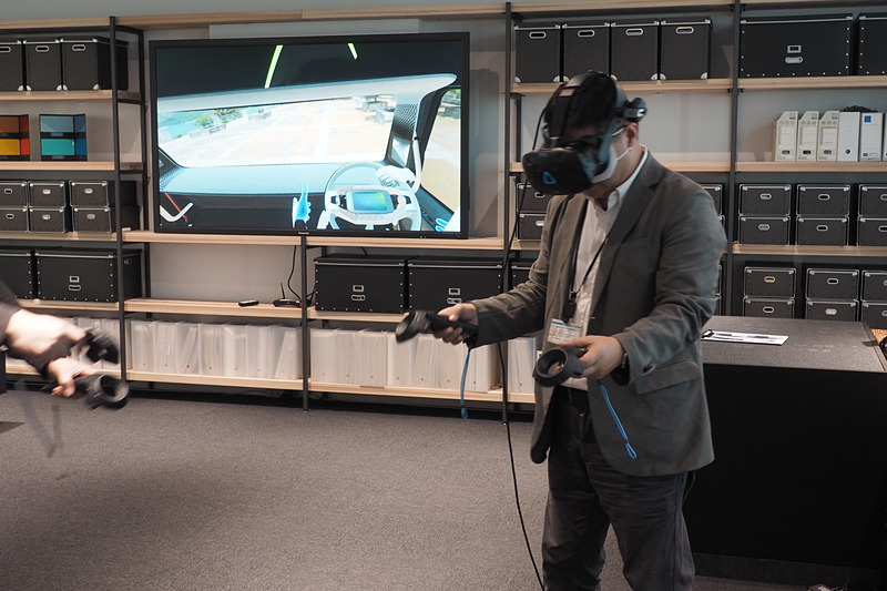 インテリアでは操作系の配置もVR内で確認できるほか、周囲の視界までも再現できる