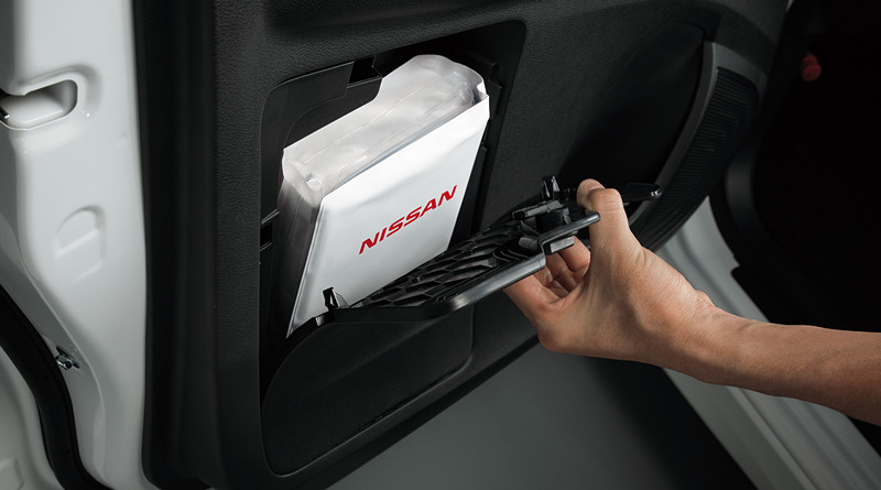 車検証入れをドアポケットに設定