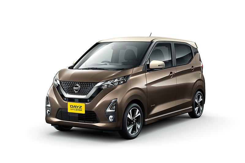 写真はハイウェイスターでボディカラーはアッシュブラウン