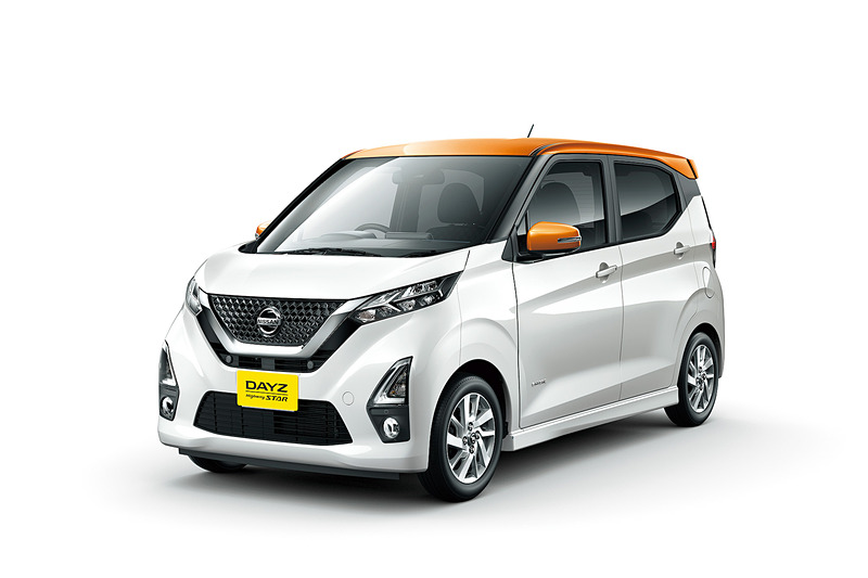 軽自動車「デイズ」がフルモデルチェンジ（写真はハイウェイスターでボディカラーはホワイトパール/プレミアムサンシャインオレンジ）