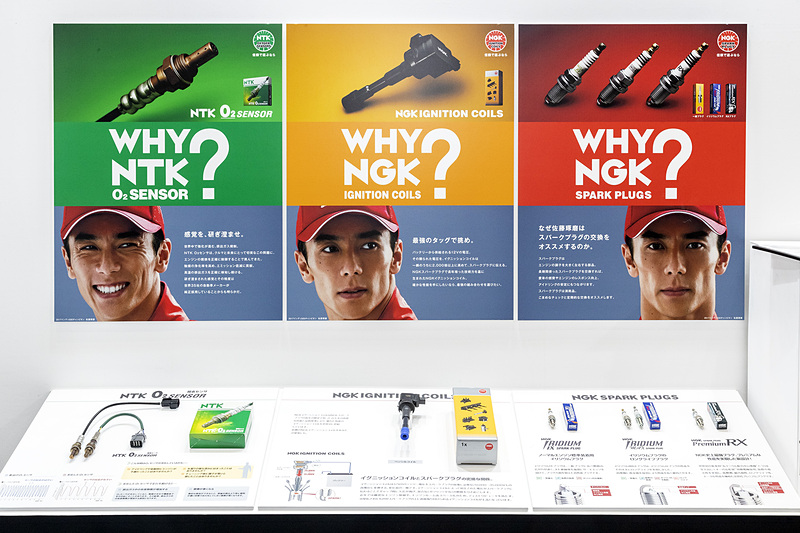 NGKのイメージキャラクターはレーシングドライバーの佐藤琢磨選手