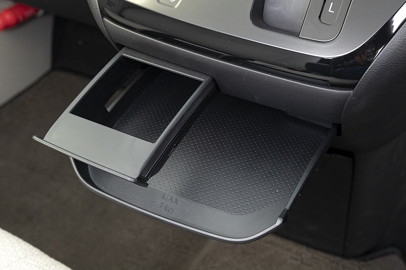 センターカップホルダー