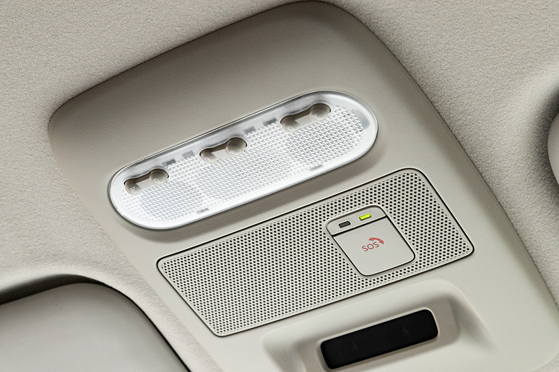 軽自動車初となるSOSコールをオプション設定