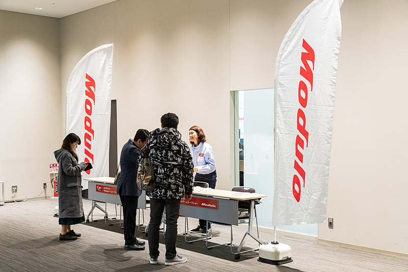 SUPER GTでも人気の高い2チームが参加する回とあって応募が殺到。そこでいつものインプレス本社ではなく広い会場を借りて開催された「SUPER GT Moduloチームトークショー2019」だ